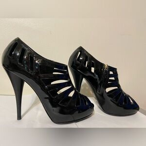 Fendi New EU37.5/US7 Black patent leather Stiletto platform sandals.